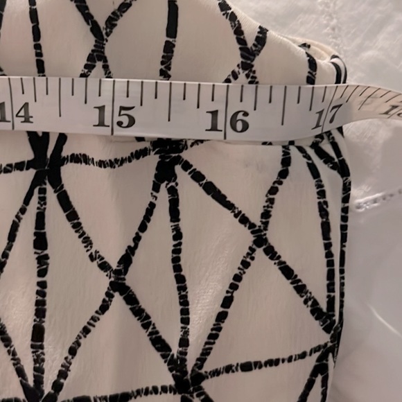 A.L.C,Luxury 100% Silk,(MSRP $311 on Revolve), Black & Cream Geo Design,EUC - Picture 7 of 10